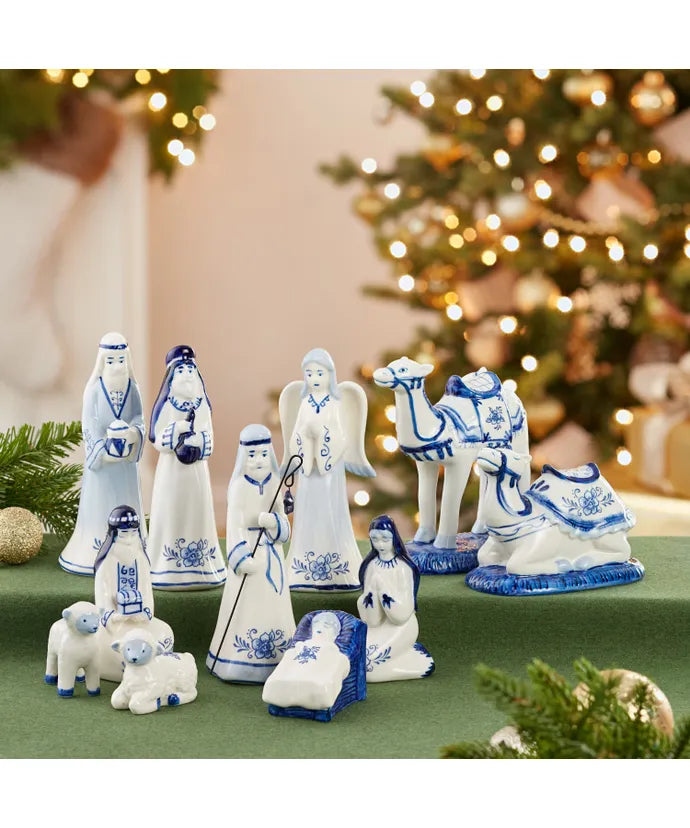 Porcelain Delft Nativity Set With 11 Pieces