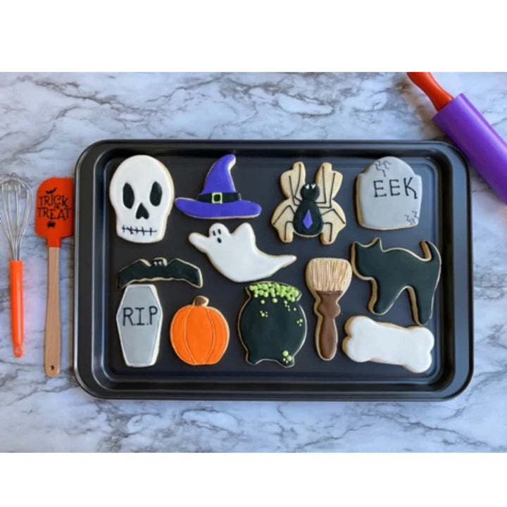 Trick or Treat Deluxe Cookie Decorating Set