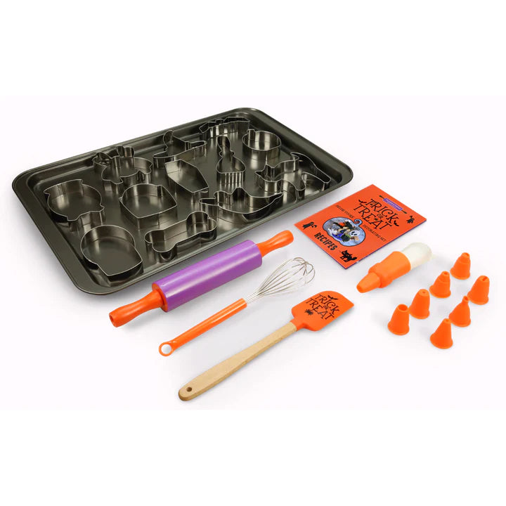Trick or Treat Deluxe Cookie Decorating Set
